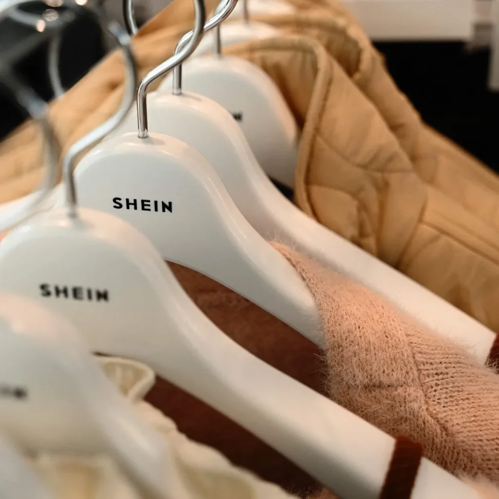 Prova Gratuita SHEIN: Ganhe At&eacute; 3 Pe&ccedil;as por Semana