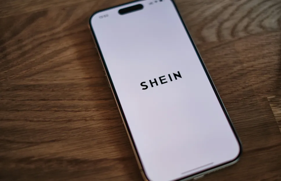Ganhe Pe&ccedil;as Completas com Recompensa do Programa SHEIN